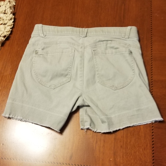 Reg $60 Wit & Wisdom Khaki shorts - Picture 3 of 4